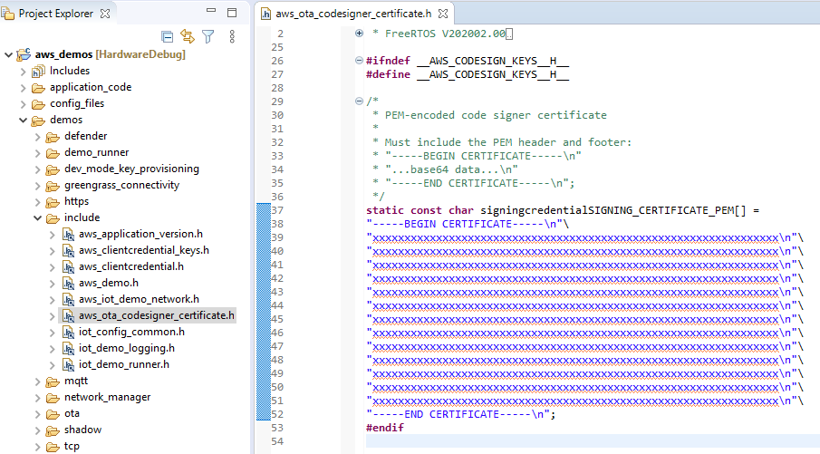 Quellcodedatei mit C-Code, der eine konstante Zeichenfolge für ein PEM-kodiertes Codesigner-Zertifikat mit geschwärzten Zertifikatsdaten definiert.