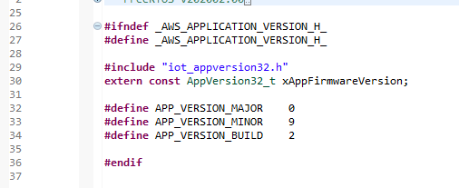 Codeausschnitt mit Versionsdefinitionen für eine Anwendung, einschließlich Makros für Haupt-, Neben- und Build-Versionsnummern.