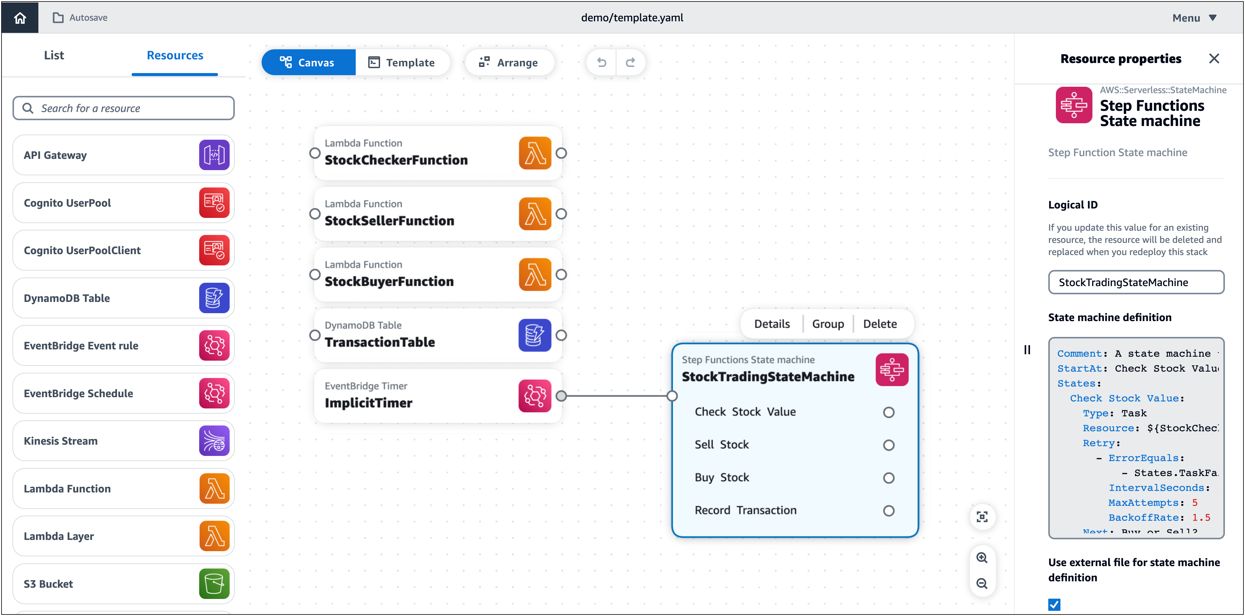 Die Infrastructure Composer-Leinwandansicht mit dem Eigenschaftenbereich der API Gateway-Ressource, der die Konfiguration der externen Referenzdatei zeigt.