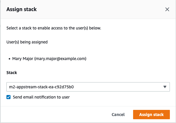 Die AppStream 2.0-Seite „Stack zuweisen“ zeigt einen Benutzer und den Enterprise Analyzer-Stack, der zugewiesen werden soll.