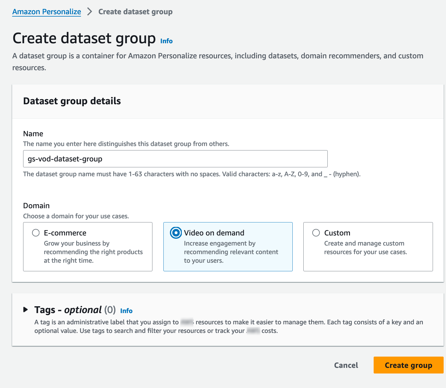 Zeigt die Seite „Datensatz-Gruppe erstellen“ mit den Feldern „Name“ und „Domäne“.