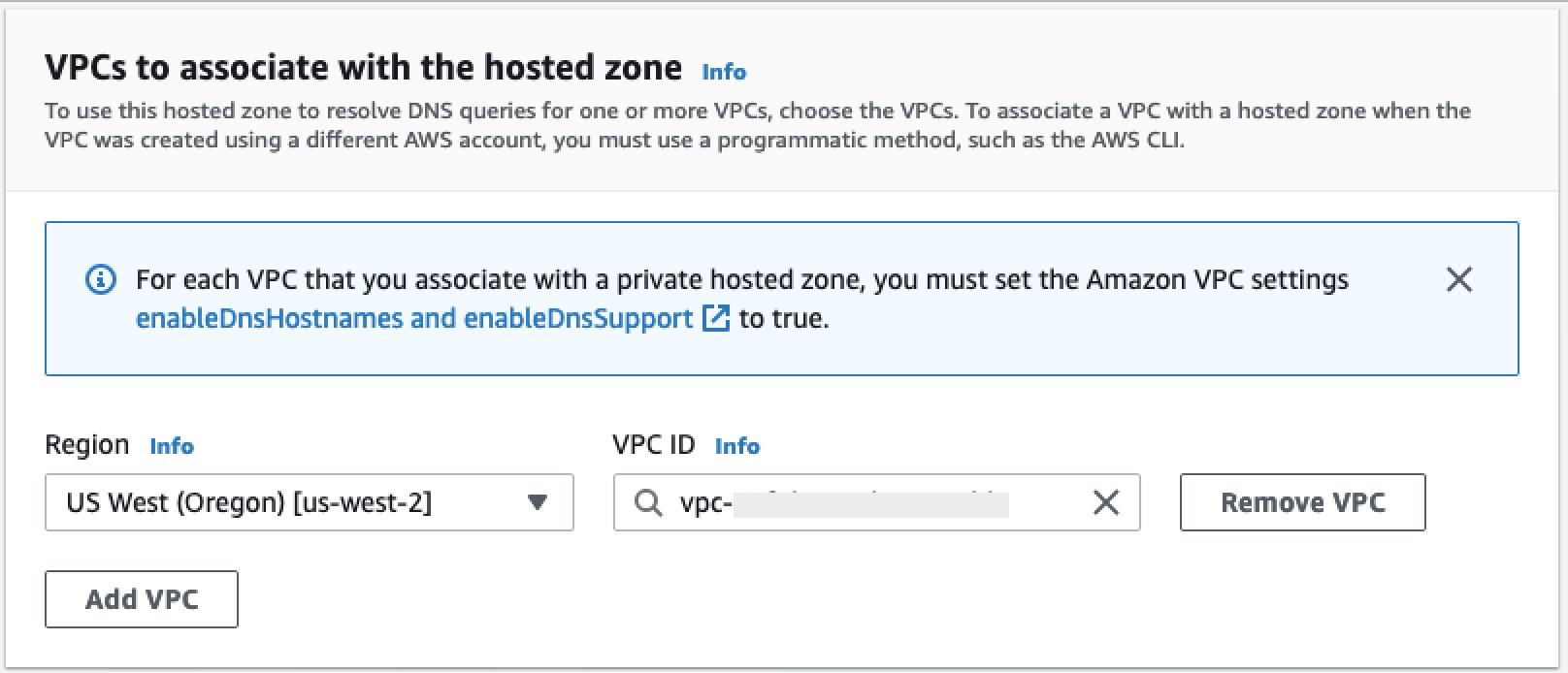 Der Abschnitt VPCs, der der Hosting-Zone zugeordnet werden soll in der Konsole.