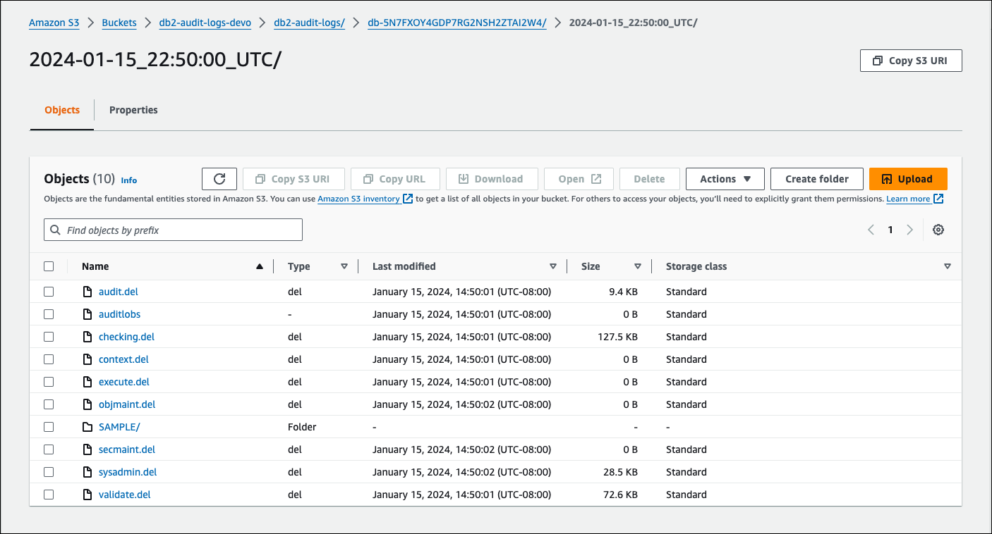 Consola Amazon S3 con la pestaña Objetos seleccionada, que muestra una lista de carpetas para los archivos de registro en la instancia de base de datos de RDS para Db2.