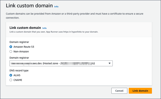La página de enlace de dominio personalizado, que muestra Amazon Route 53 como el proveedor de dominios seleccionado.