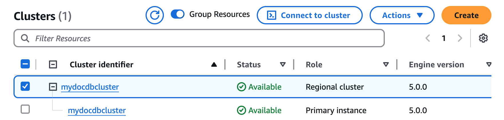 Interfaz de administración de clústeres de Amazon DocumentDB en la que se muestra un clúster regional con detalles de la instancia principal.