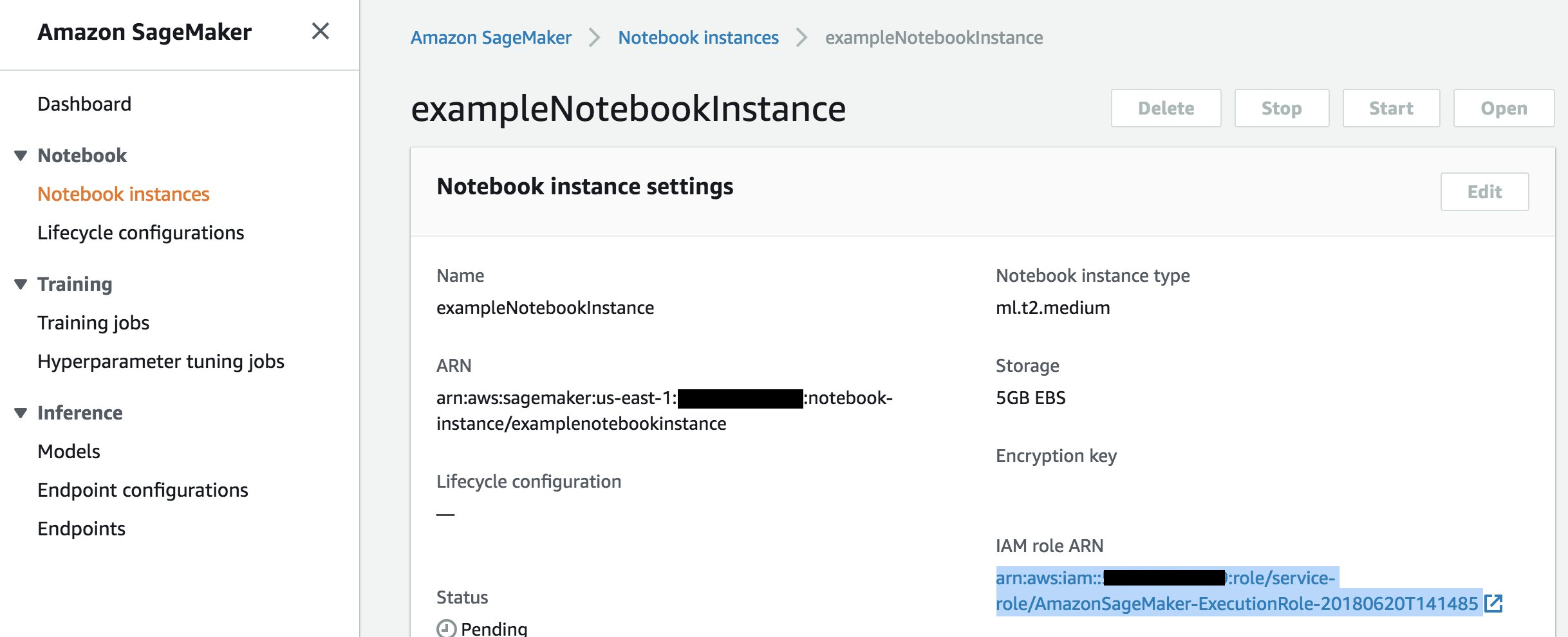 Coloca un cuaderno en un contenedor. AWS IoT Analytics