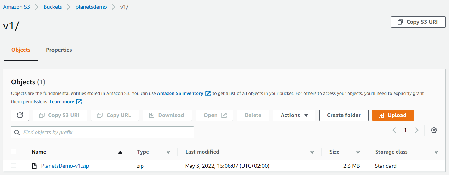 El PlanetsDemo bucket de Amazon S3 que muestra el prefijo v1 y el archivo planetsdemo-v1.zip.