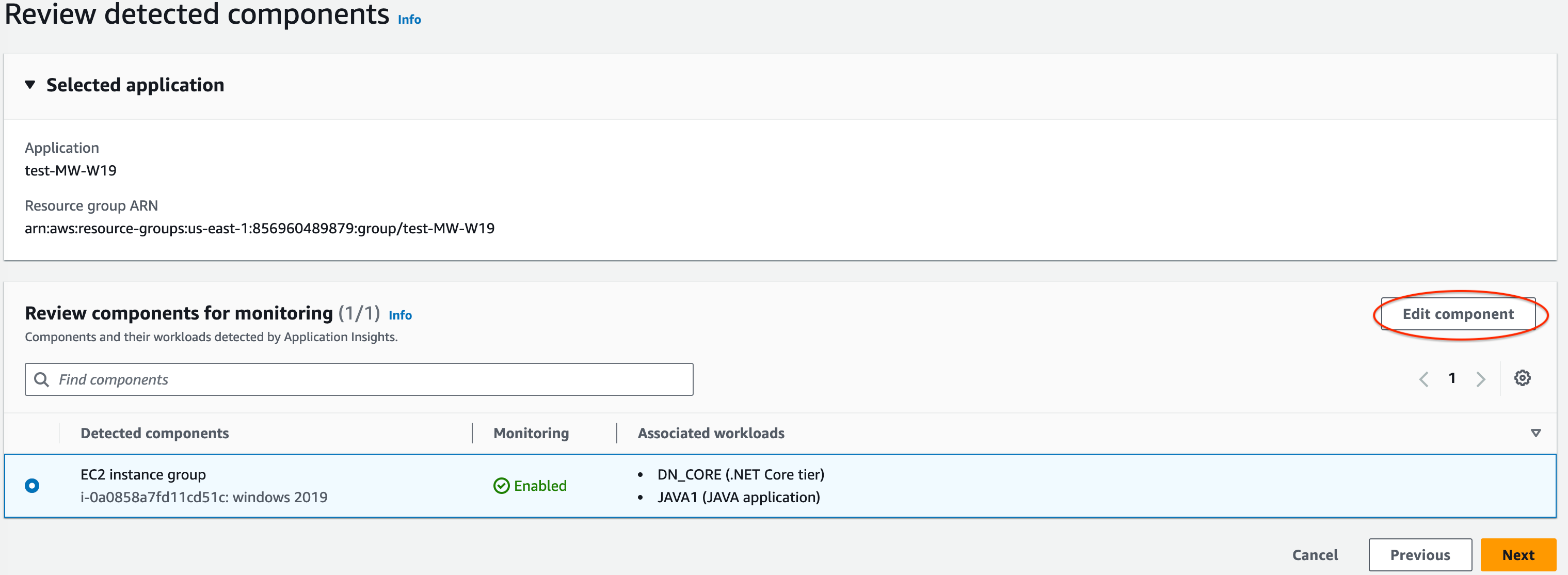 La section Examen des composants détectés de la console CloudWatch Application Insights : les charges de travail associées peuvent être modifiées.