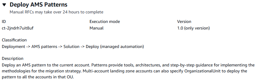 Section AMS des modèles de déploiement indiquant l'ID, le mode d'exécution manuel et la version 1.0.