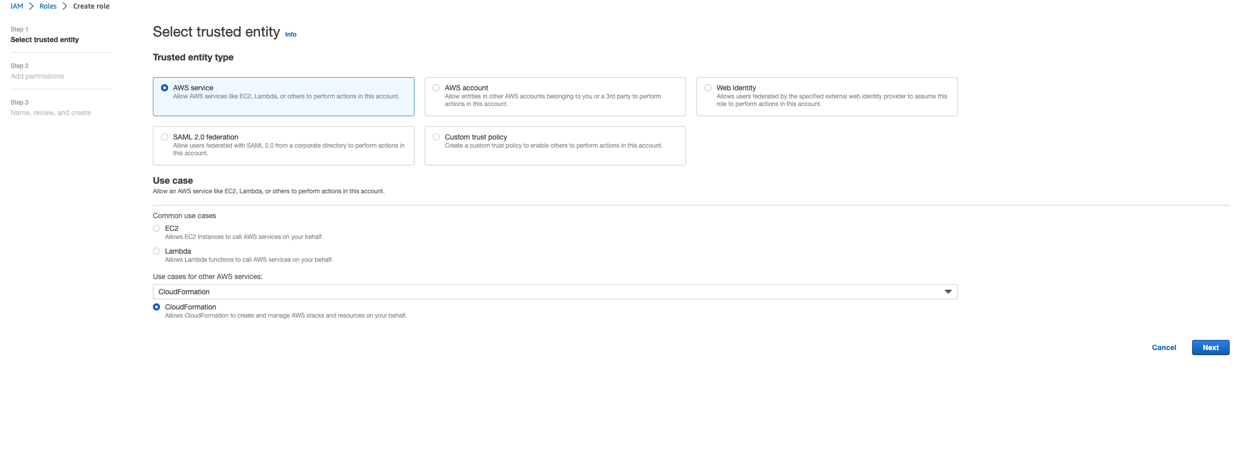 La fenêtre de création de rôles IAM (étape 1) vous permet de sélectionner l'entité de confiance