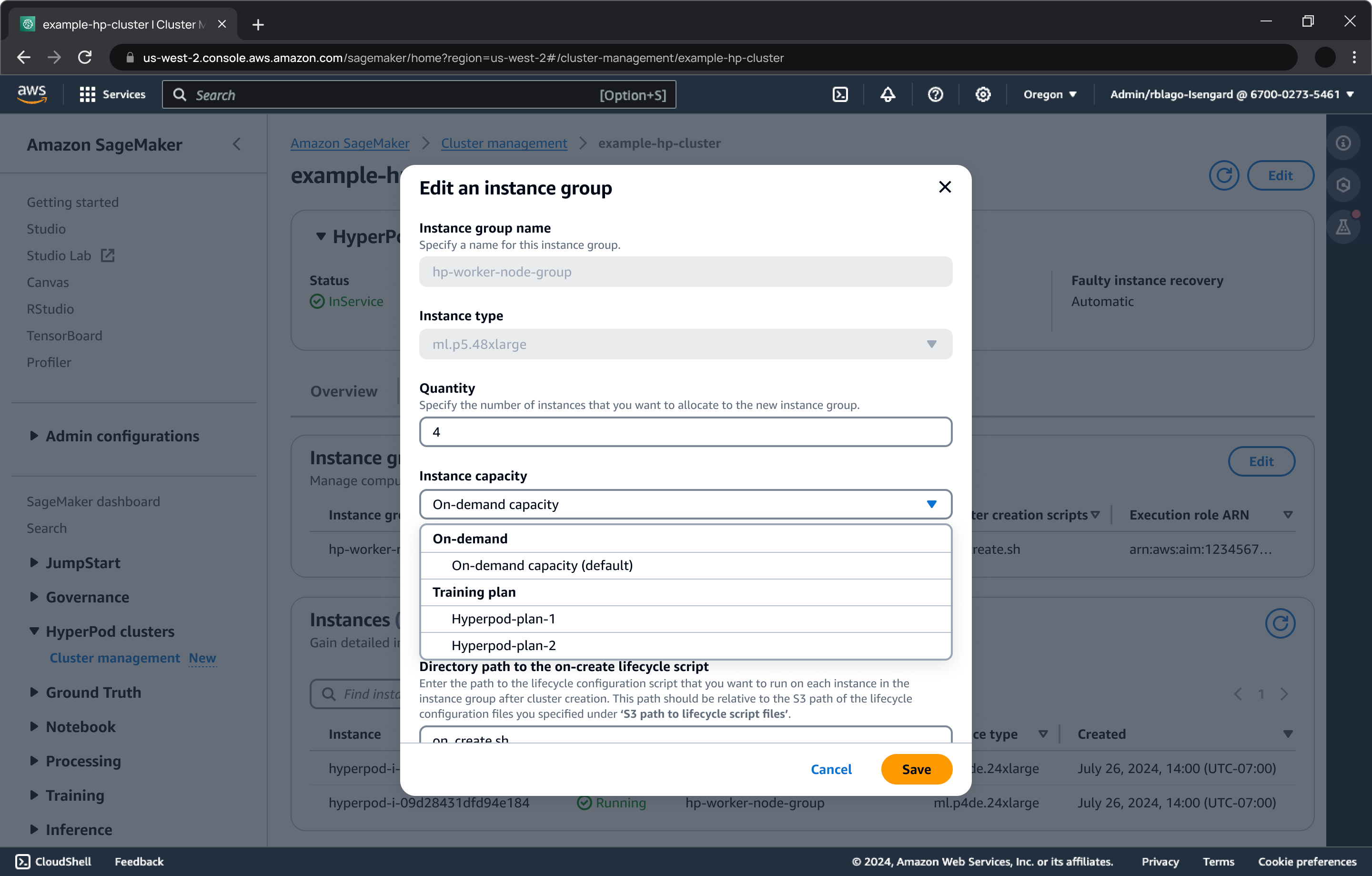 SageMaker Interface de console AI affichant une fenêtre modale pour mettre à jour un groupe d'instances au sein d'un SageMaker HyperPod cluster. Le formulaire inclut des champs pour le nom du groupe d'instances, le type d'instance, la quantité, la capacité de l'instance (avec des options pour les plans de formation et à la demande) et un chemin de répertoire pour le script de cycle de vie lors de la création.