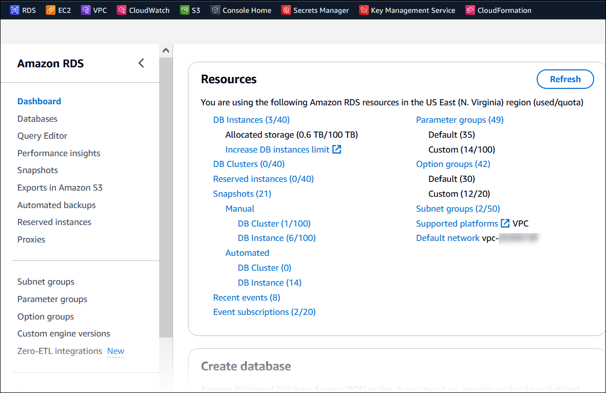 Halaman rumah RDS konsol. Panel kiri menyertakan tautan untuk Dasbor, Database, dan sebagainya. Panel pusat mencantumkan sumber daya seperti instans DB.