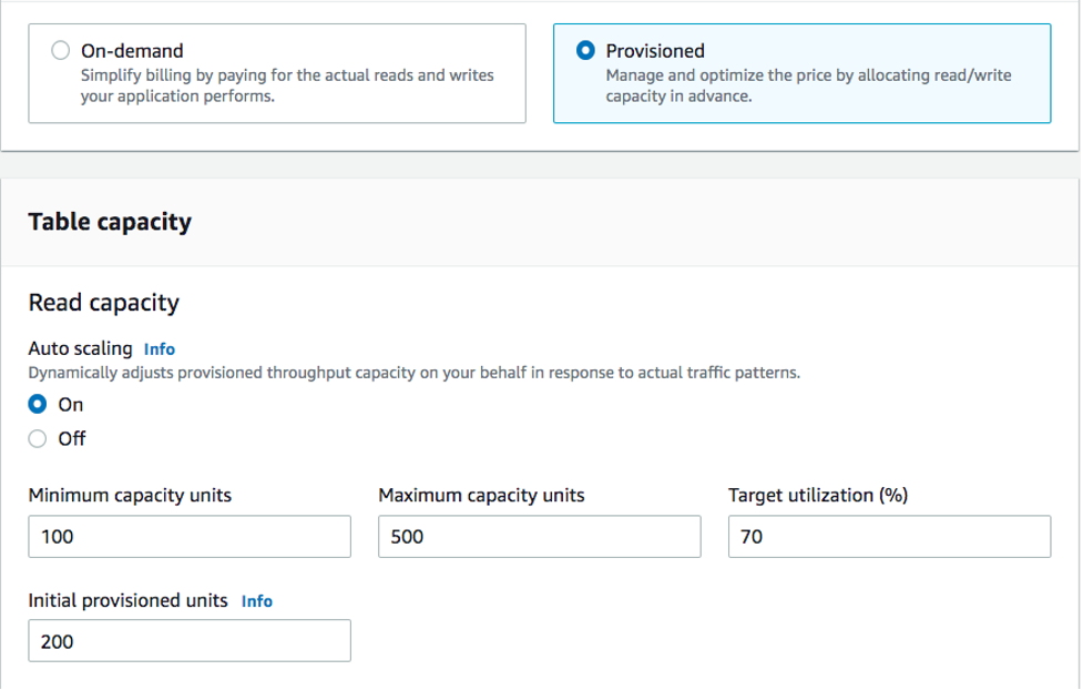 Konsol DynamoDB. Kapasitas yang disediakan dan penskalaan otomatis diaktifkan. Target pemanfaatan diatur ke 70.