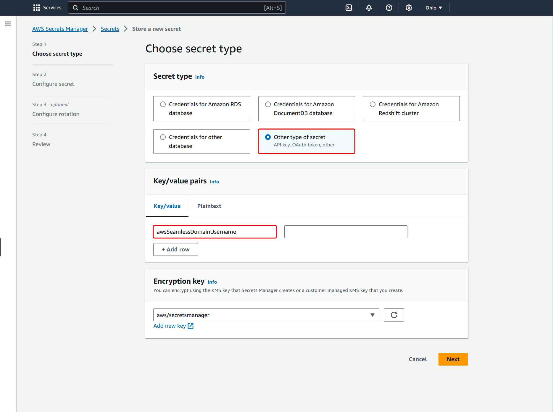 Di AWS Secrets Manager konsol pada halaman pilih jenis rahasia. Jenis rahasia lainnya dipilih di bawah tipe rahasia dan awsSeamlessDomainUsername dimasukkan sebagai nilai kunci.