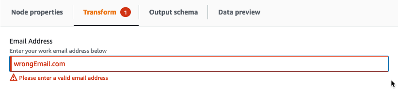 Tangkapan layar menunjukkan parameter transformasi visual khusus dengan pesan kesalahan validasi: Harap masukkan alamat email yang valid.