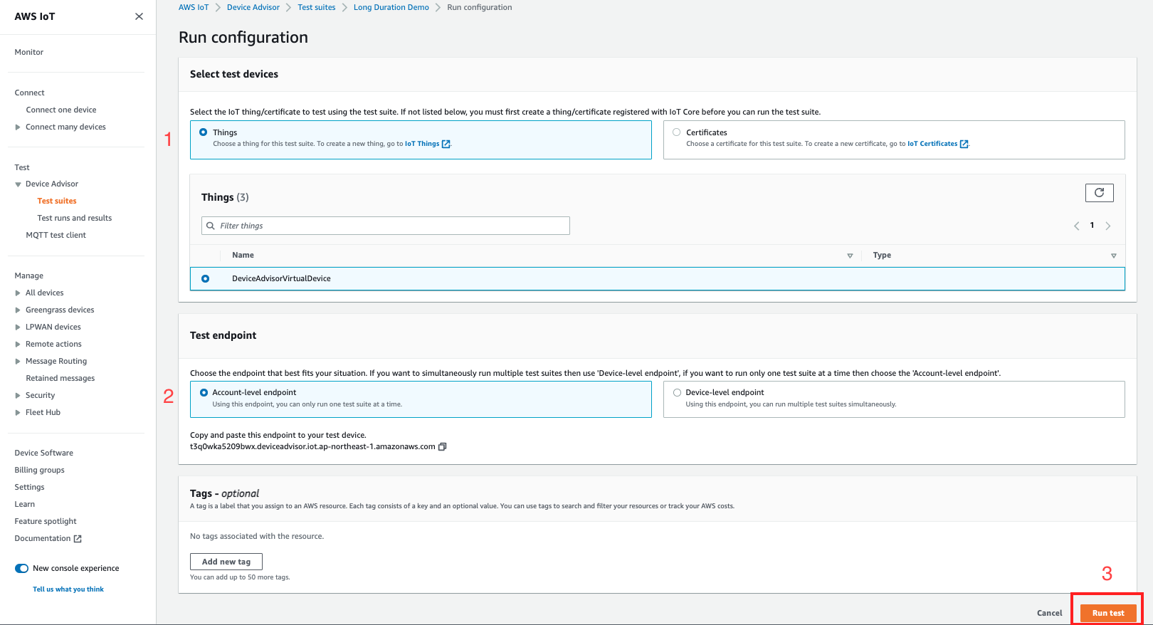 Halaman konfigurasi Jalankan di antarmuka Device Advisor. Halaman ini menampilkan Pilih perangkat uji, Things, Test endpoint, dan Tags.