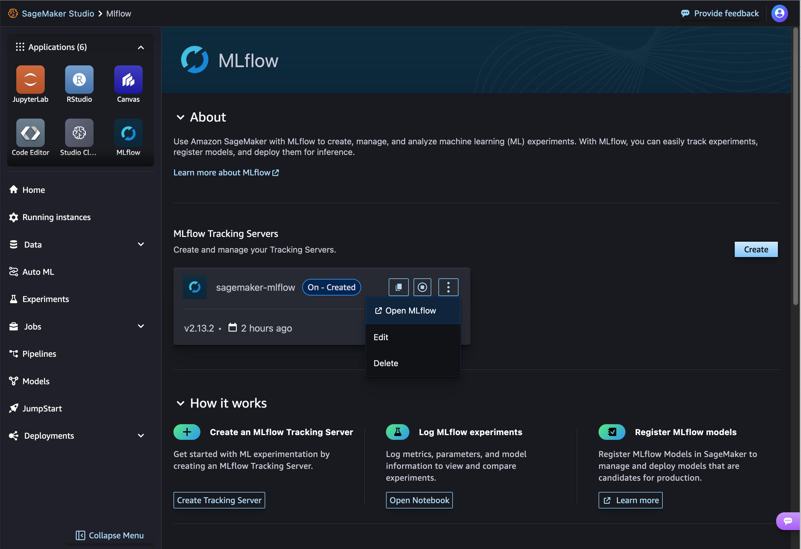 Opsi untuk membuka URL presigned melalui panel MLFlow Tracking Servers di UI Studio.