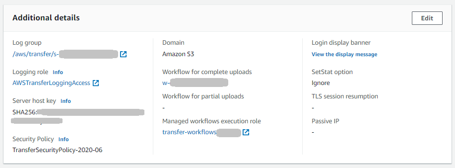 Konfigurasi logging dengan kedua jenis (peran logging dan logging JSON terstruktur) dari logging dikonfigurasi.