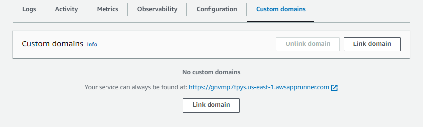 La scheda Domini personalizzati nella pagina della dashboard del servizio App Runner, che non mostra alcun dominio personalizzato associato