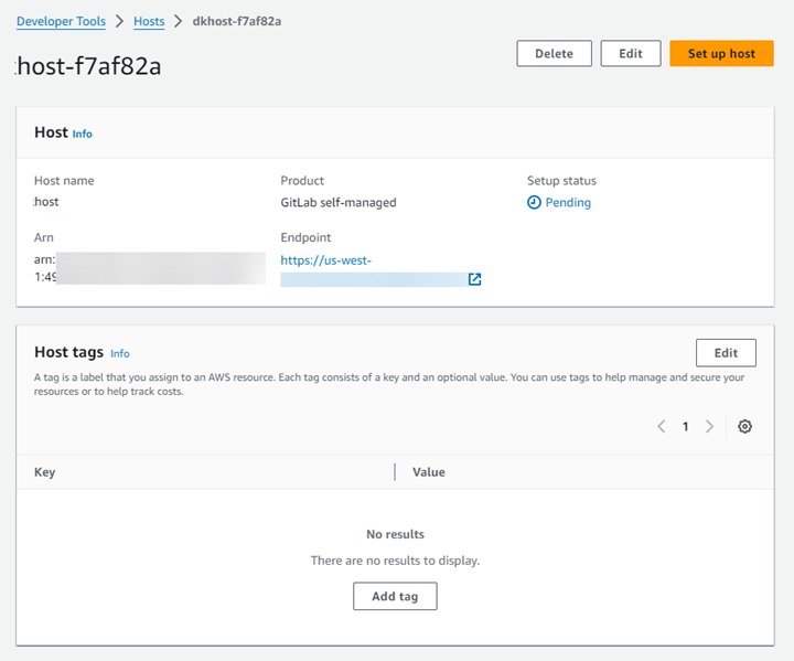 Schermata della console che mostra i dettagli dell'host GitLab autogestito con l'host nello stato In sospeso.