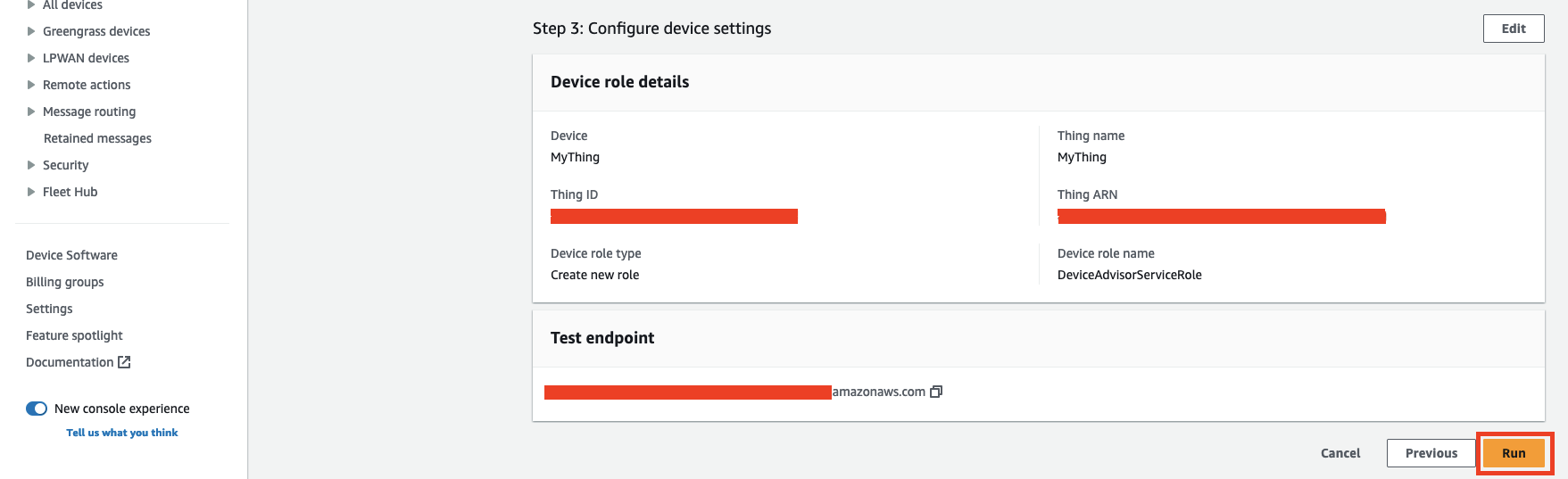 Una console di configurazione del dispositivo che mostra i dettagli del ruolo del dispositivo, l'endpoint di test e le opzioni per annullare, ripristinare o eseguire.