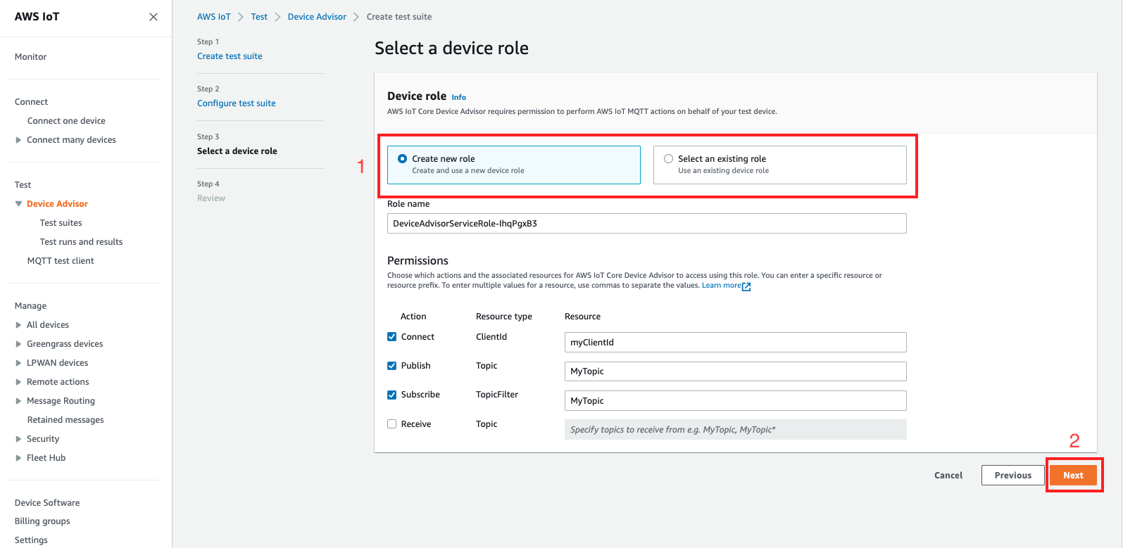 La fase del ruolo del dispositivo in cui è possibile creare un nuovo ruolo o selezionare un ruolo esistente per il dispositivo da testare. Il ruolo concede a Device Advisor le autorizzazioni per eseguire MQTT azioni come Connect, Publish e Subscribe per conto del dispositivo di test.