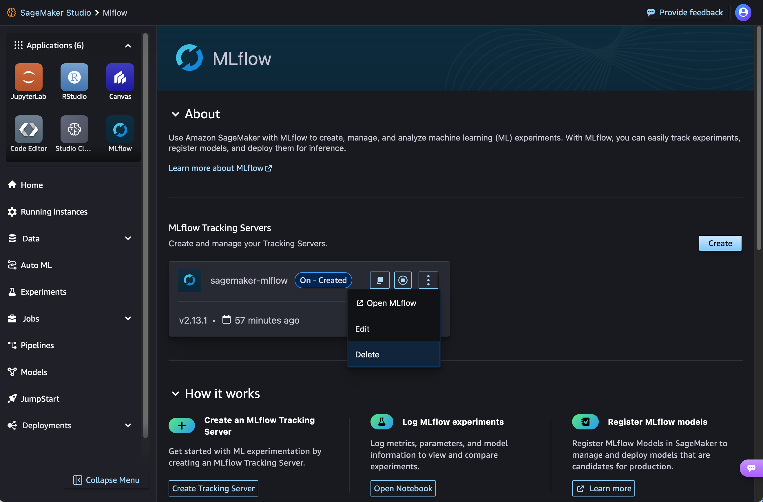 L'opzione di eliminazione su una scheda del server di tracciamento nel riquadro MLflowTracking Servers dell'interfaccia utente di Studio.