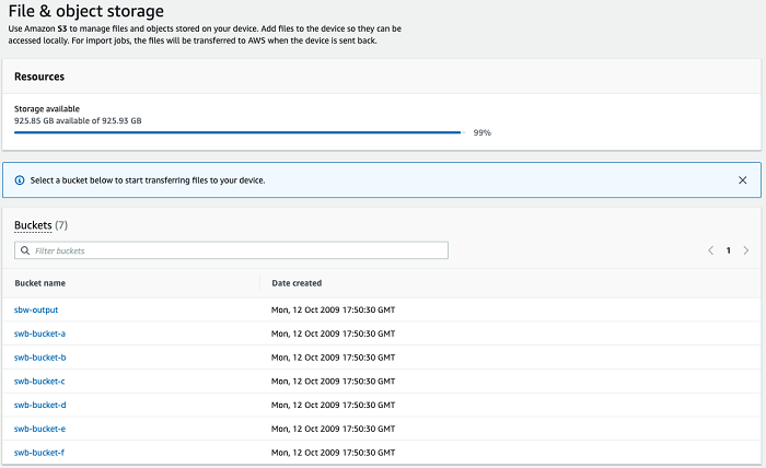 Pagina di storage di file e oggetti che mostra i bucket Amazon S3 sul dispositivo Snow Family