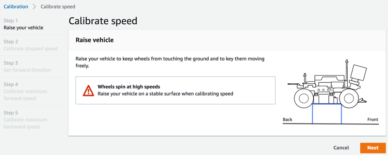 イメージ: AWS DeepRacer 車両を持ち上げて速度キャリブレーションを開始します。