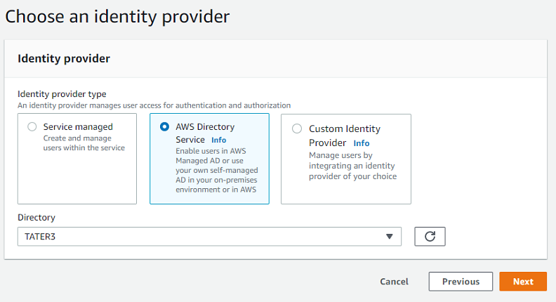 Directory Service を選択した場合の [Choose identity provider] (ID プロバイダーの選択) セクションを示すコンソールの画面例。