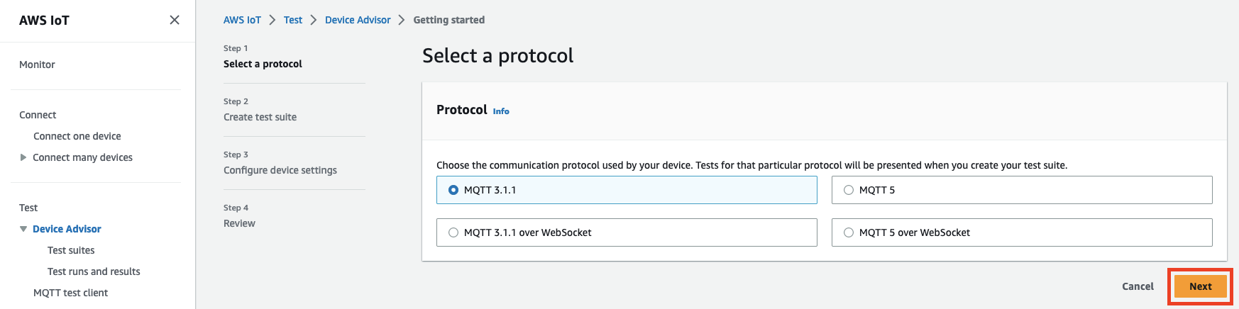 IoT 디바이스를 테스트하기 WebSocket 위한 통신 프로토콜 (MQTT 3.1.1, MQTT 3.1.1 오버, MQTT 5 WebSocket, MQTT 5 오버) 을 선택하는 옵션을 보여주는 디바이스 어드바이저 인터페이스입니다.