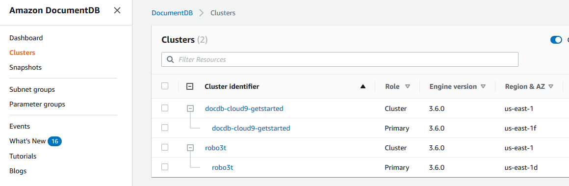 Imagem da caixa de navegação Clusters mostrando uma lista de links de cluster existentes e seus links de instância correspondentes.