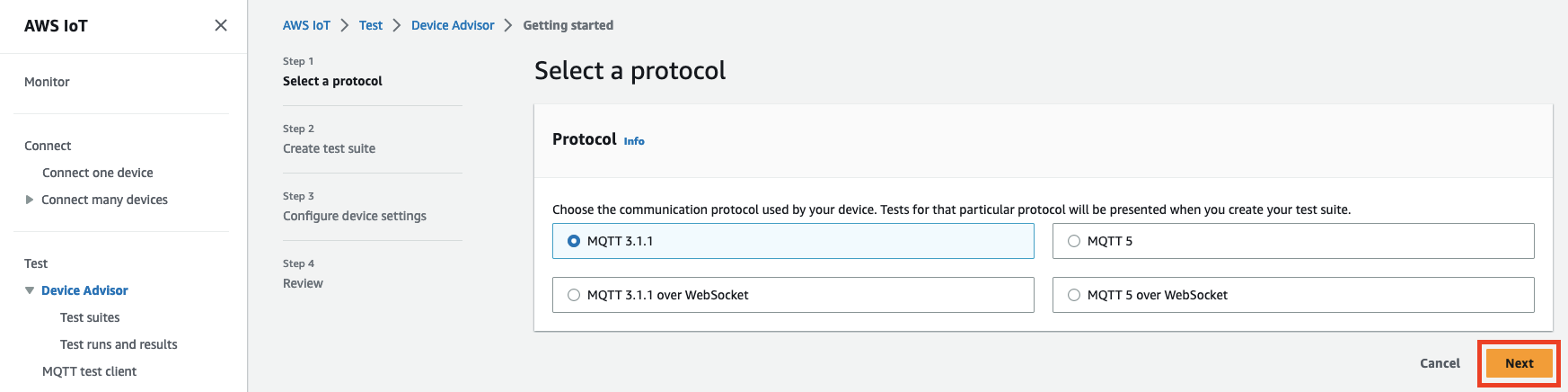 Interface do Device Advisor mostrando opções para selecionar um protocolo de comunicação (MQTT 3.1.1, MQTT 3.1.1 over, MQTT 5 WebSocket, MQTT 5 over) WebSocket para testar um dispositivo de IoT.