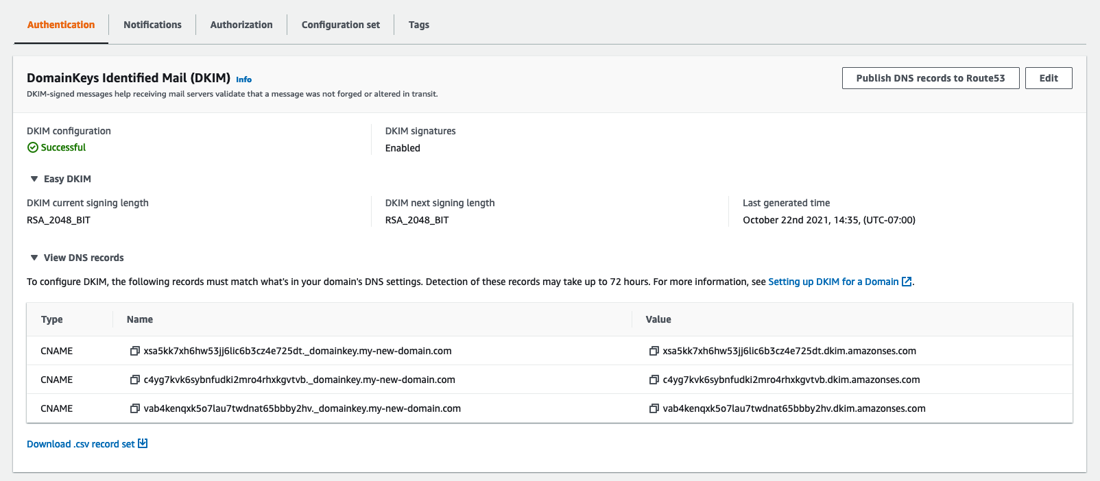 A DKIM seção de uma página de detalhes de uma identidade. Três CNAME registros fictícios são mostrados.