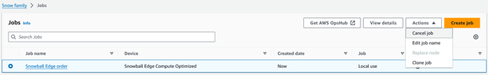 O Console de Gerenciamento da família AWS Snow com o trabalho selecionado e o menu Ações mostrando Cancelar trabalho.