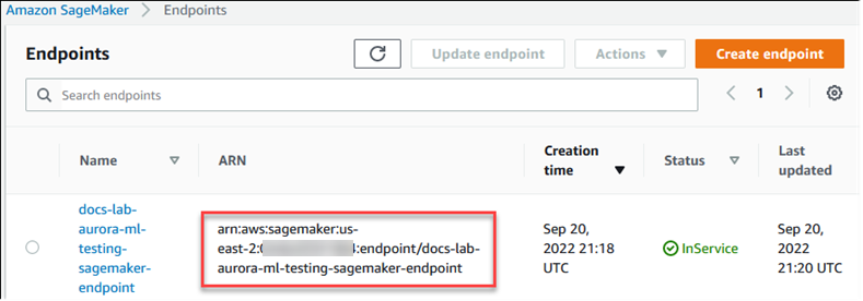 显示为 Aurora MySQL 数据库集群选择了 SageMaker 的图像。