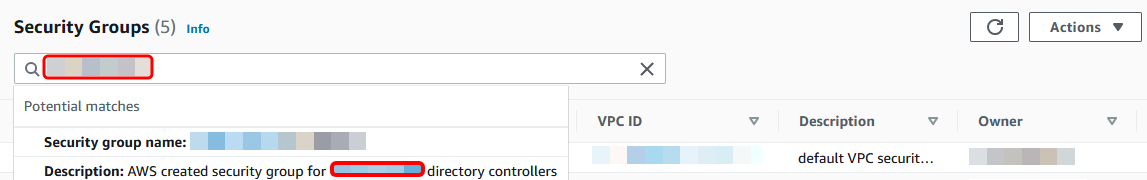 在 Amazon VPC 主控台中，目錄控制器的安全群組搜尋結果會反白顯示。